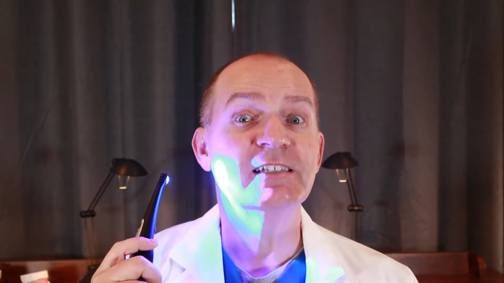 What is a dental curing light